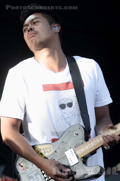 THE TEMPER TRAP - 2012-08-25 - SAINT CLOUD - Domaine National - Scene de la Cascade - 